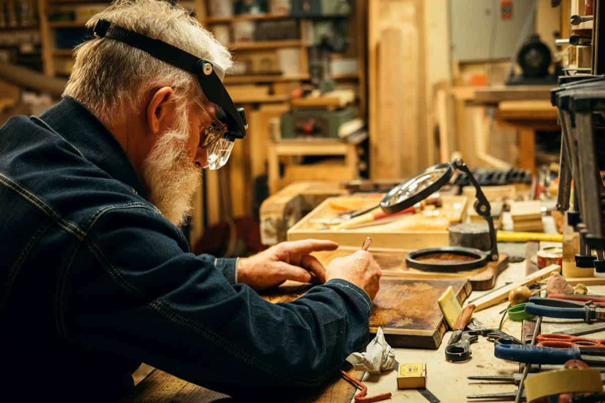 how to carve a face in wood