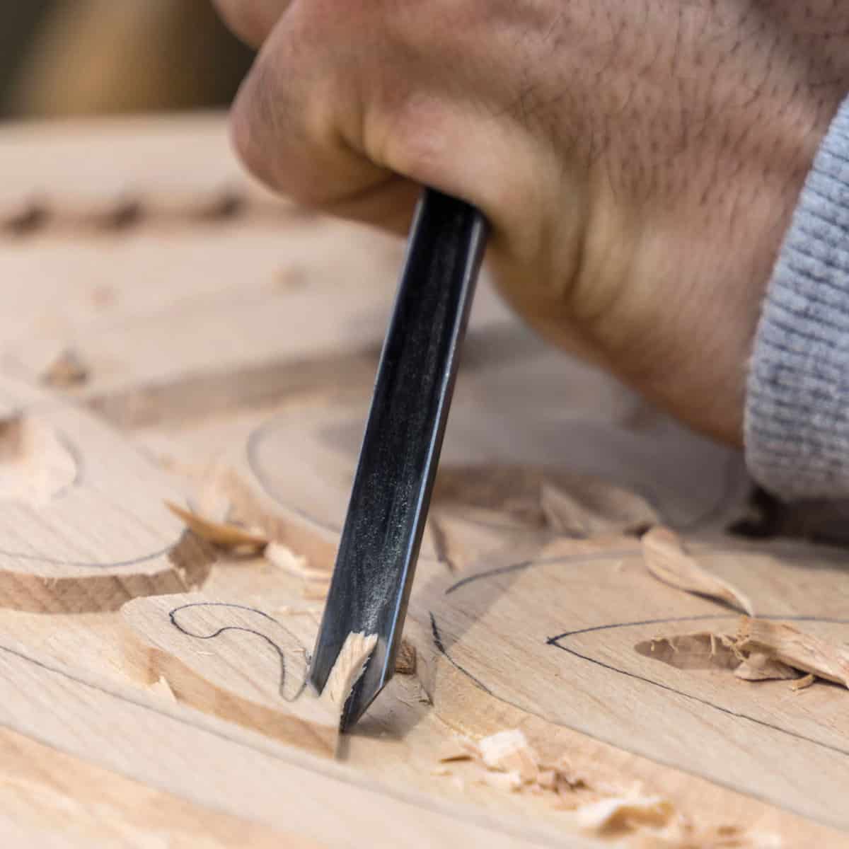 how to carve wood