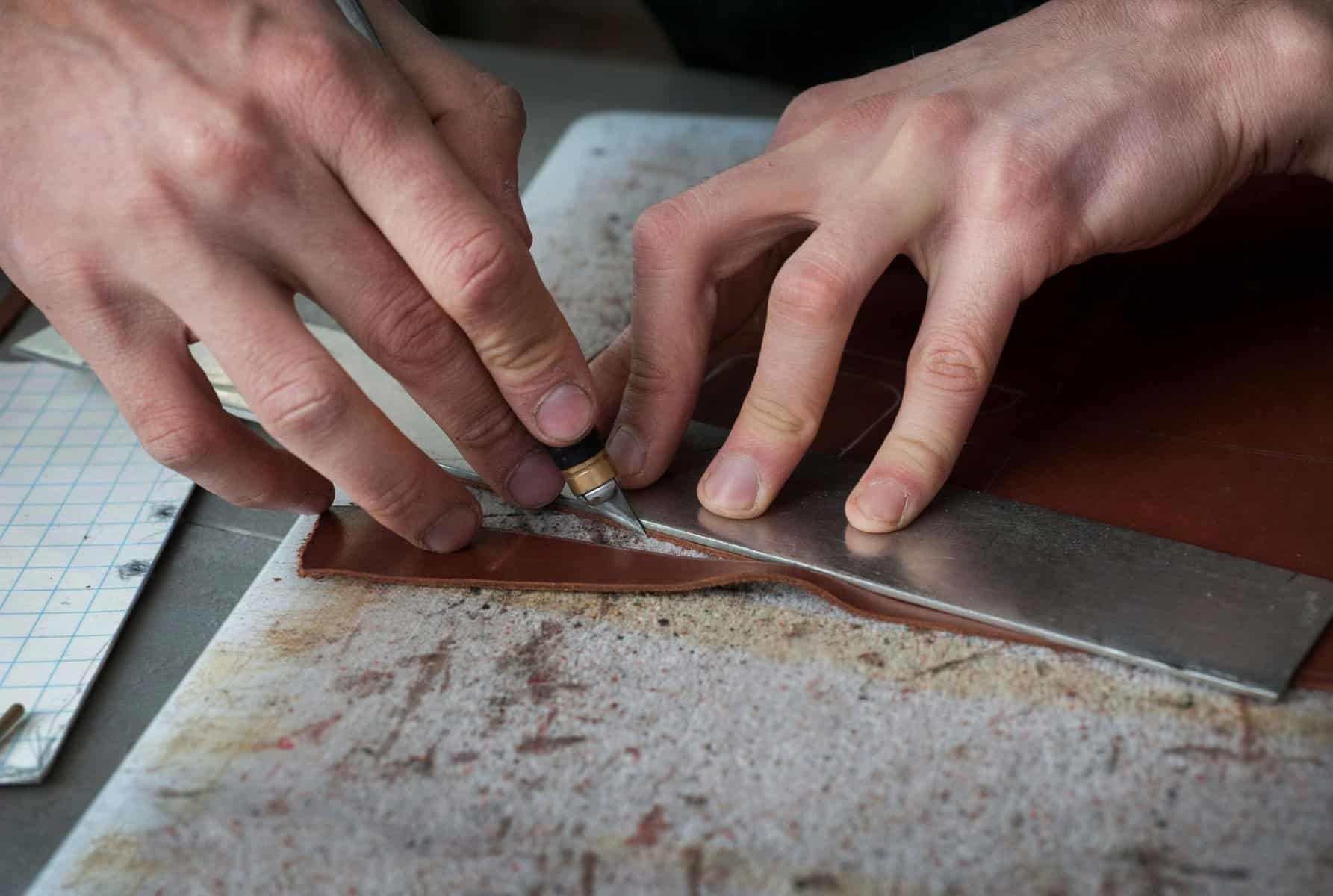 best knife for cutting leather