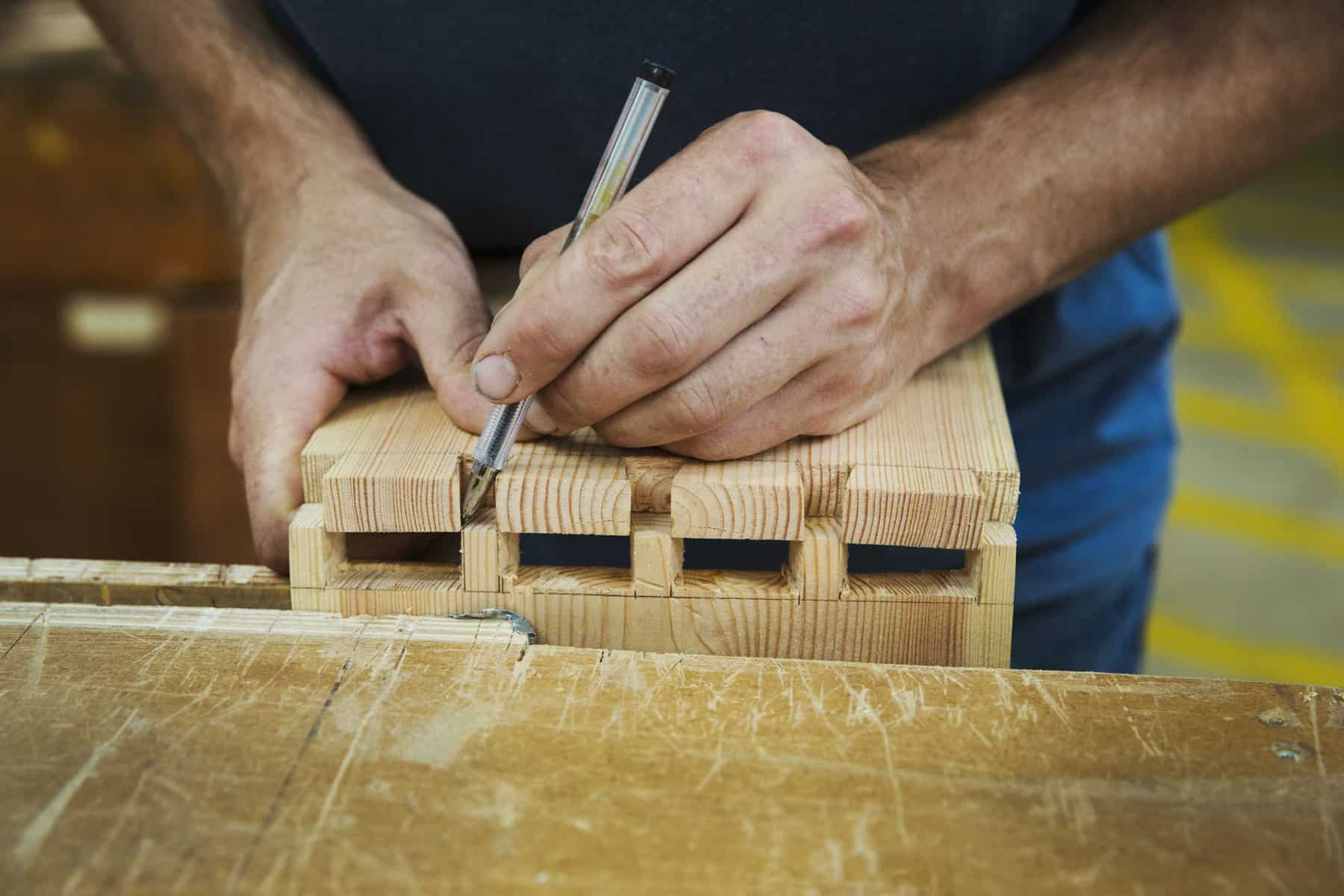 how to cut dovetails